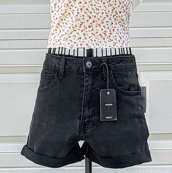 Curvy Denim Shorts - Picture 5 of 5